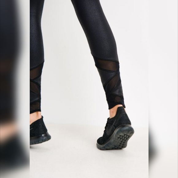 Highwaist Foil Zig-Zag Mesh Leggings - Picture 2 of 5